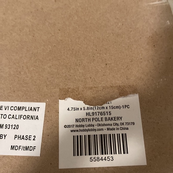 Wooden Gingerbread Tabletop Sign - Picture 3 of 5